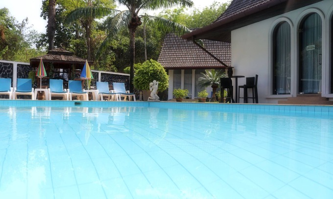 Chalong Villa | Large villa incl. pool, breakfast, maids, electricity & chef! Perfect for groups