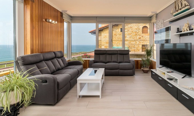 Suances Ski Chalet | Large villa on the coast of Suances