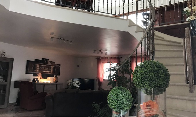 Huisnes-sur-Mer Villa | Large Villa with view of Mont St Michel 10/12 pers
