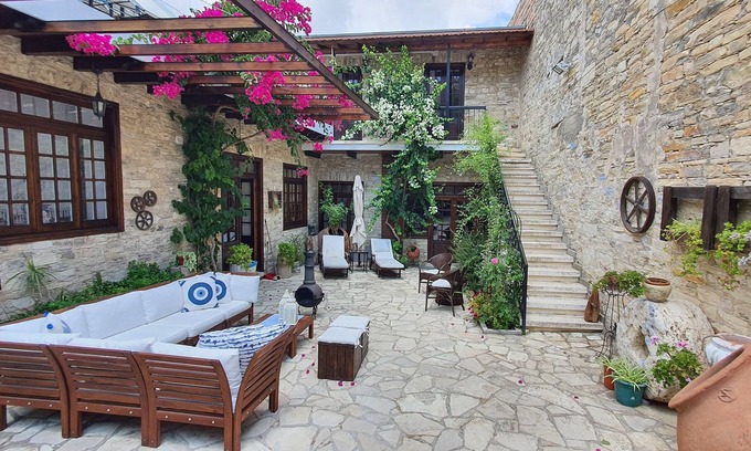 Pano Lefkara House | Large villa with 4 bedrooms and large inner yard. Perfect for your gateaways!