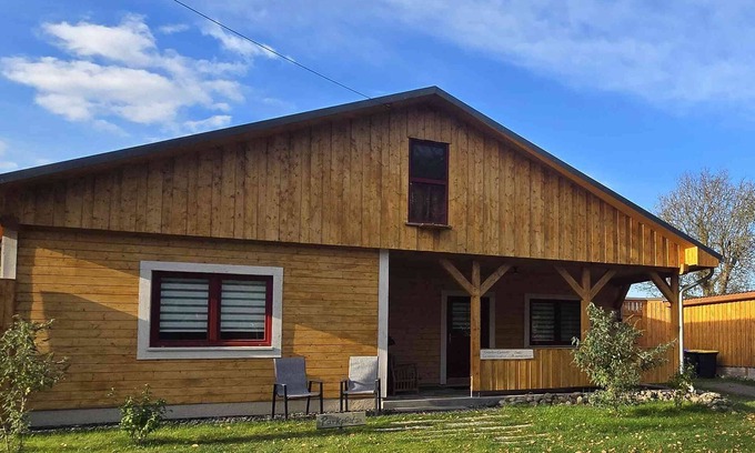 Blankenburg House | Large wooden house with sauna, in a quiet location by the bathing lake