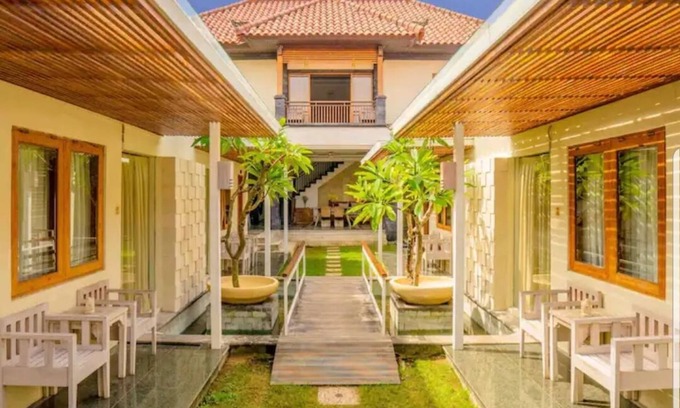 Dewi Sri Villa | Largr 6 Bedrooms & 6 bathrooms villa, Legian.
