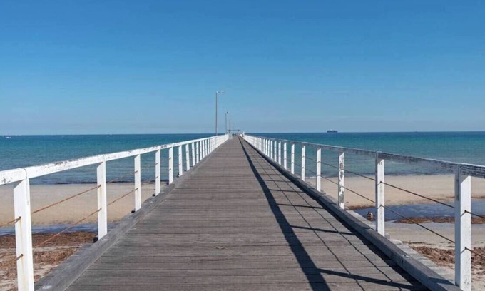 Largs Bay Apartment | Largs Bay Beachside House - Beach - Wifi