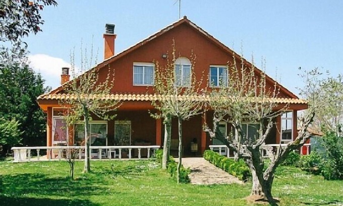 Hornos de Moncalvillo Cottage | Larrate House for 12 people