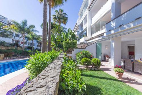 Golden Mile Apartment | Las Canas beach, ground floor first line beach, Marbella golden mile