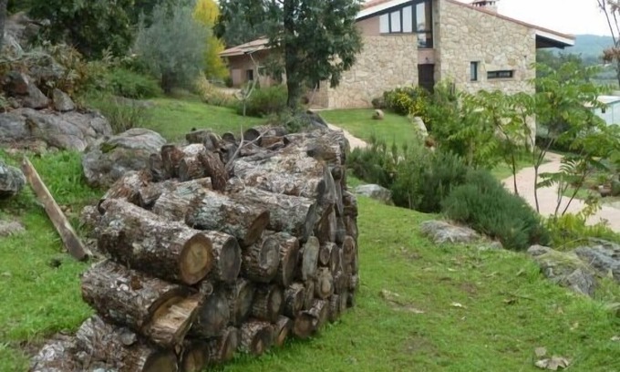 Poyales del Hoyo Cottage | Las Casas de Agapito Rural Center in Gredos, capacity for 25 people in total