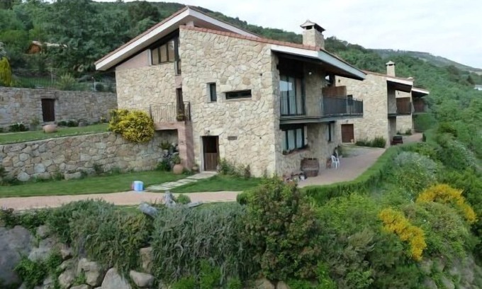 Poyales del Hoyo Cottage | Las Casas de Agapito Rural Center in Gredos, capacity for 25 people in total