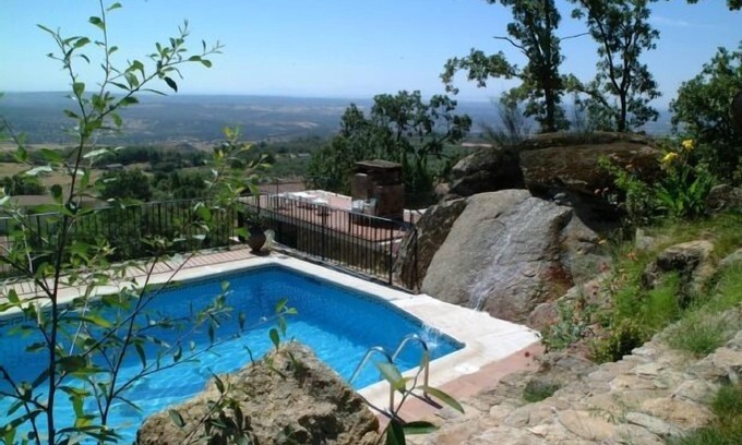 Poyales del Hoyo Cottage | Las Casas de Agapito Rural Center in Gredos, capacity for 25 people in total