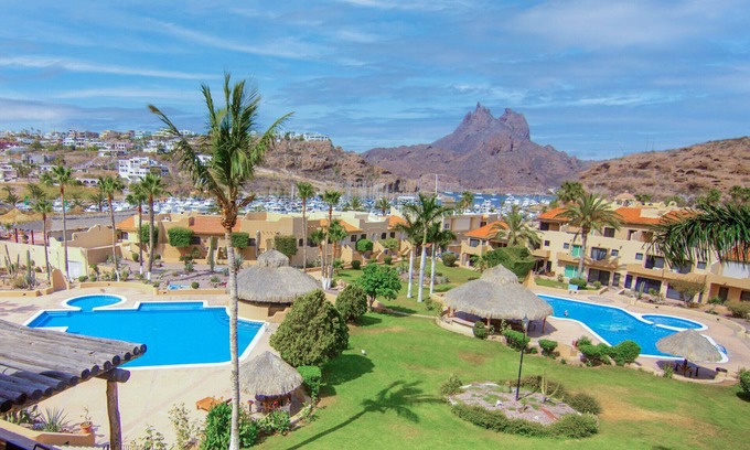 Caracol Turistico Condo | Las Glorias Condo 203