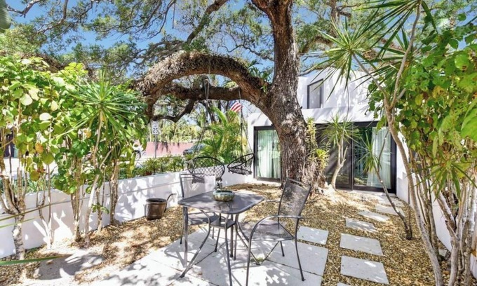 Colee Hammock House | Las Olas Hammocks Unit 4 By PMI