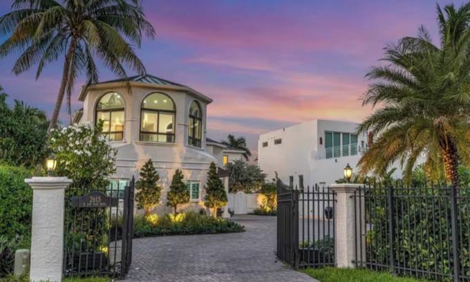 Seven Isles Villa | Las Olas Waterfront Villa