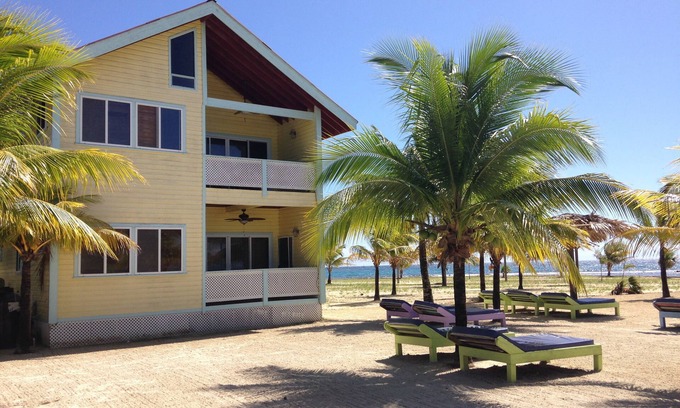 Dixon Cove House | Las Palmas Beachfront Villas, Roatan Bay Islands, Honduras