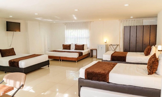 La Florida Hotel | Las Rosas OFFICIAL Boutique (17 BEDROOM)