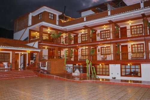 Carhuaz Hotel | Las Torrecitas