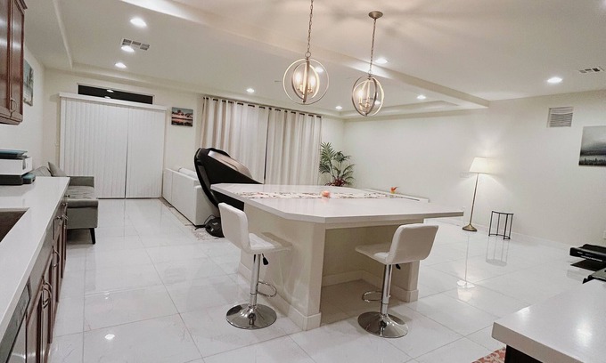 Enterprise House | Las Vegas beautiful private room