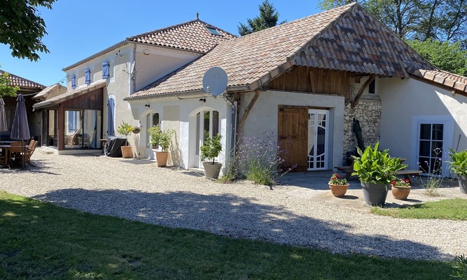 Saint-Sylvestre-sur-Lot House | Lasclottes Granary, 5 acres on the river Lot, perfect for up to 12 people