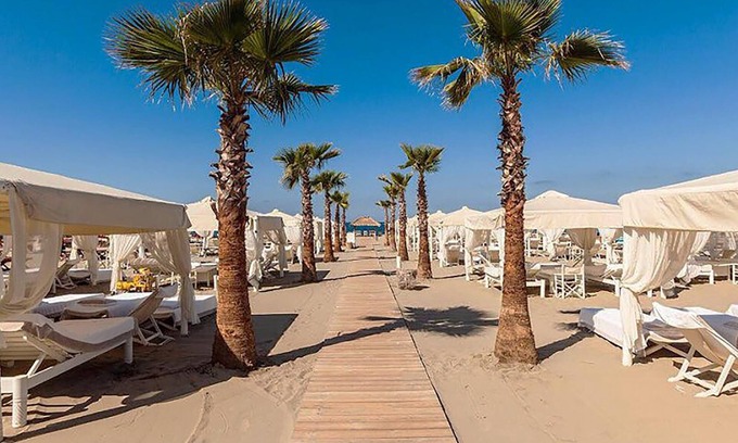 Poveromo Villa | *LAST MINUTE* VILLA TORRE Sleeps 8 with 2 pools, A/C few steps from the beach