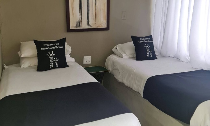 Phalaborwa Bed & Breakfast | Last Overnight Stop Before Entering Kruger National Park- Sleeps 5 persons