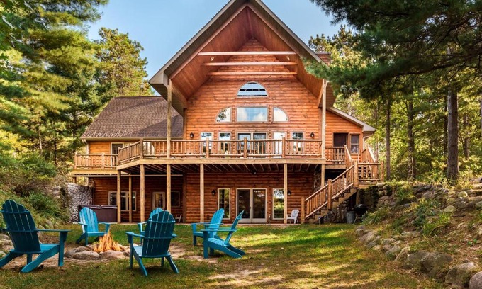 Pine River House | Lasting Memories Lodge
