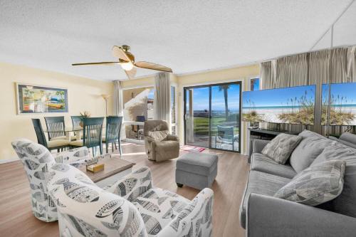 Fort Bay Apartment | Latitude 29 #2