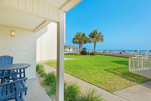 Fort Bay Apartment | Latitude 29 #4