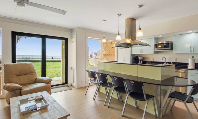 Fort Bay Condo | Latitude 3 - Spectacular oceanfront views!2BD/2BA. Sleeps 6