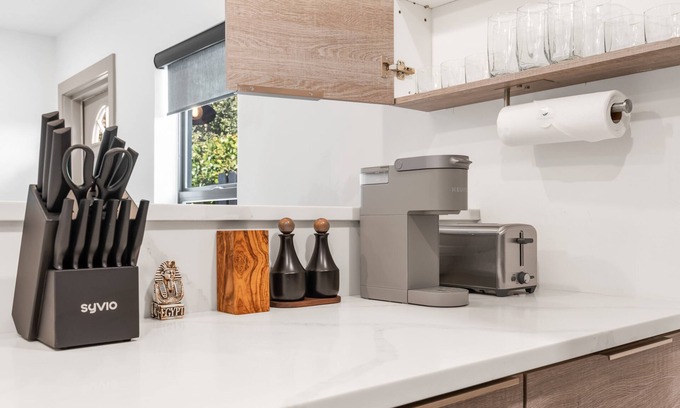 Lake Ridge House | Lauderdale 1 Bedroom Lux by Opus