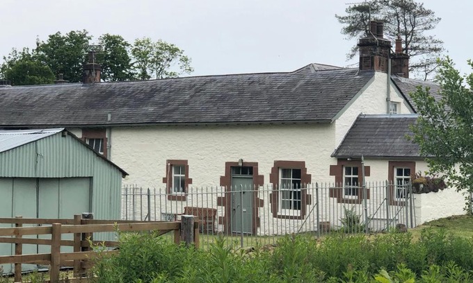 Newbridge House | Laundry Cottage