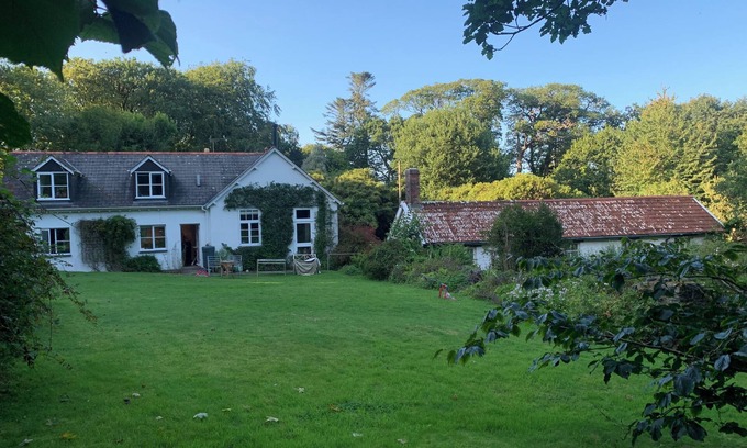 Clovelly Cottage | LAUNDRY COTTAGE, pet friendly, character holiday cottage in Clovelly