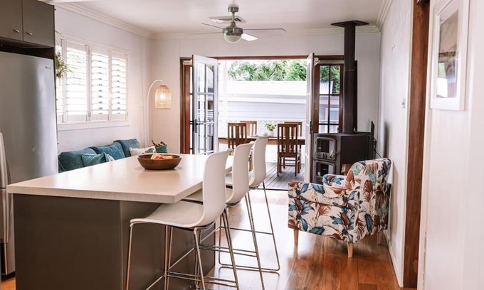 Stroud House | Laundry Lane Cottage
