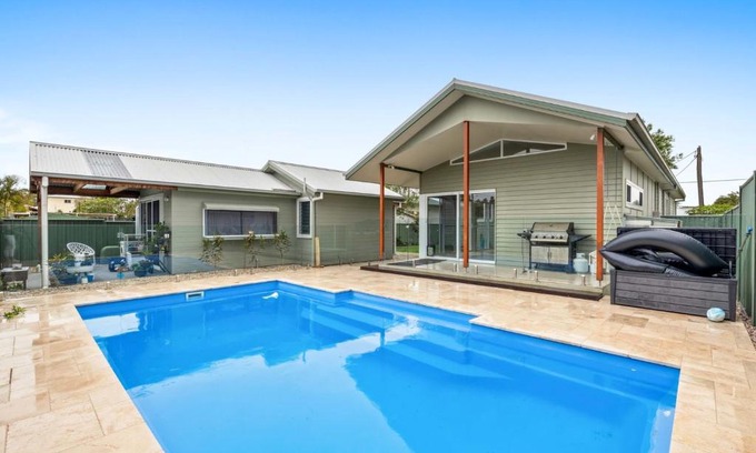 Sawtell House | Laura's Beach Cottage