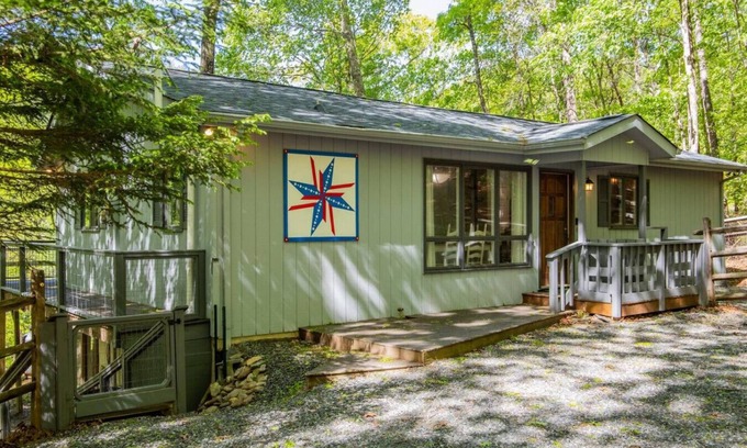 Deep Gap Cabin | Laurel Creek Cottage - Powder Horn Mountain,VIEW a
