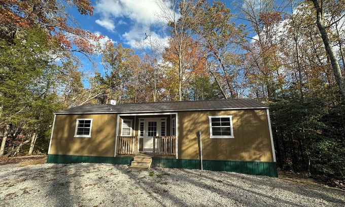 Corbin Cabin | Laurel Lodge fishing, glamping, hiking.