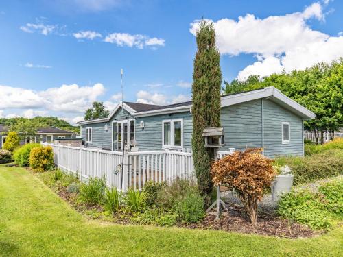Hundall House | Laurel Lodge