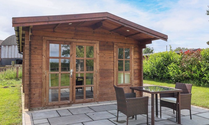 Low Catton Cottage | LAUREL LODGE, romantic, character holiday cottage in Strensall