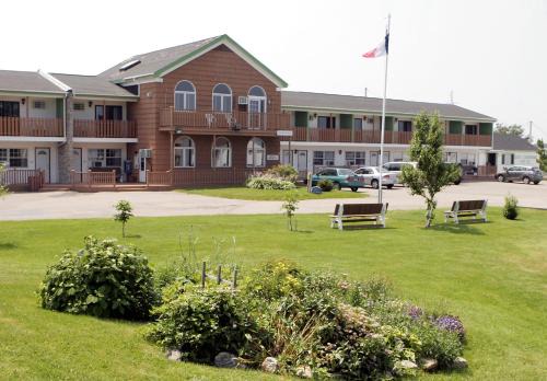 Cheticamp Hotel | Laurie's Inn