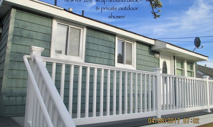 Ortley Beach House | LAVALLETTE New House/Deck/Out-shower, C-A/C, Wifi, Badges, Granite Kitchen