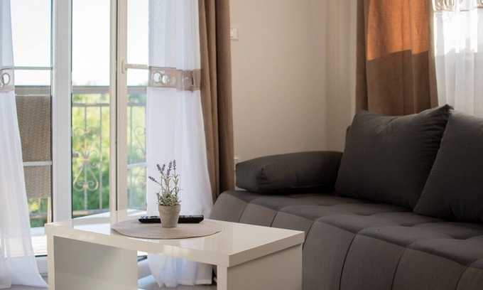 Kaldanija Apartment | Lavanda 2, Peacefull apartment with swimming pool
