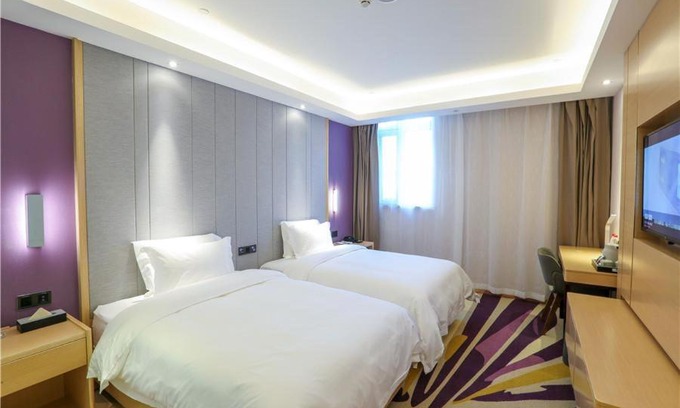 Xinshi District Hotel | Lavande Hotel Urumqi Beijing South Road Railway Bureau Subway Station