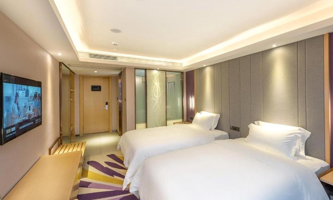 Da'an District Hotel | Lavande Hotel Zigong Tanmulin Lantern Park