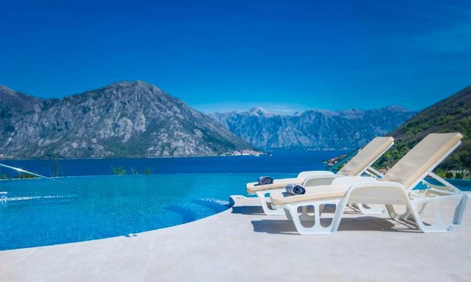 Donji Morinj Apartment | Lavender Bay Apartment