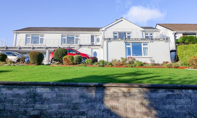 Cametringane Cottage | LAVENDER COTTAGE, family friendly in Castletownbere, County Cork