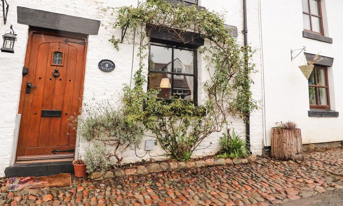 Wesham Cottage | LAVENDER COTTAGE, pet friendly, with open fire in Churchtown