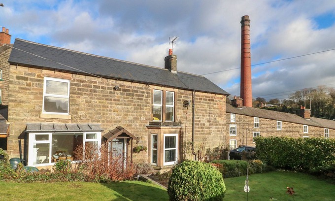 Milford Cottage | LAVENDER COTTAGE, pet friendly, character holiday cottage in Duffield