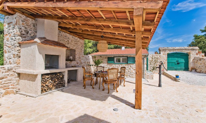 Stari Grad Ski Chalet | Lavender Dreams Cottage Hvar