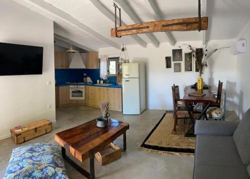 Nafpaktos House | Lavender farm house