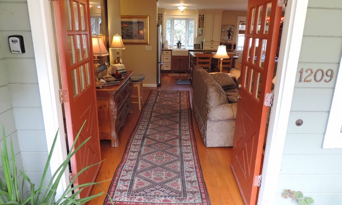 Boyes Hot Springs House | Lavender Hill Cottage – Provence in Sonoma with Views!