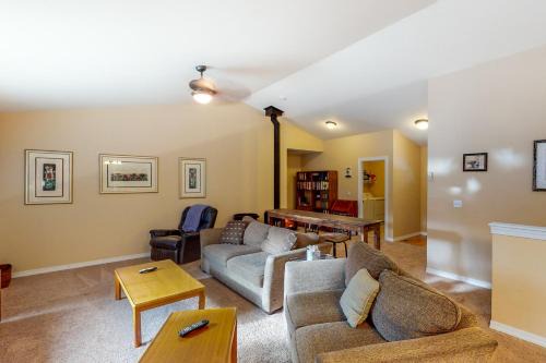 Cle Elum House | Lavender Lake Lodge