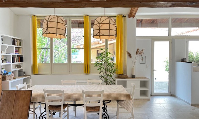 Cereste Villa | Lavender, Luberon view, swimming pool, AC : Villa Mas de l'Olivier 4*