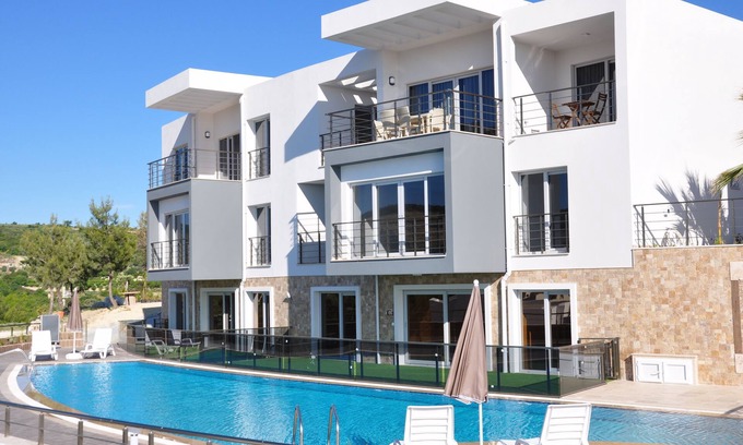 Kadnlar Denizi Mahallesi Apartment | Lavender Poolside D3 – Stunning Seaview Apt with Private Pool & Terrace